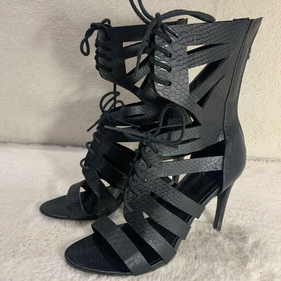 COPY - ⭐️Missguided women’s size 7 black lace up heels - Picture 3 of 3